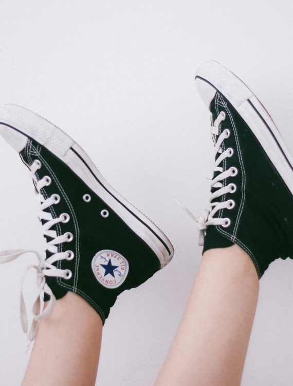 photo-1463100099107-aa0980c362e6